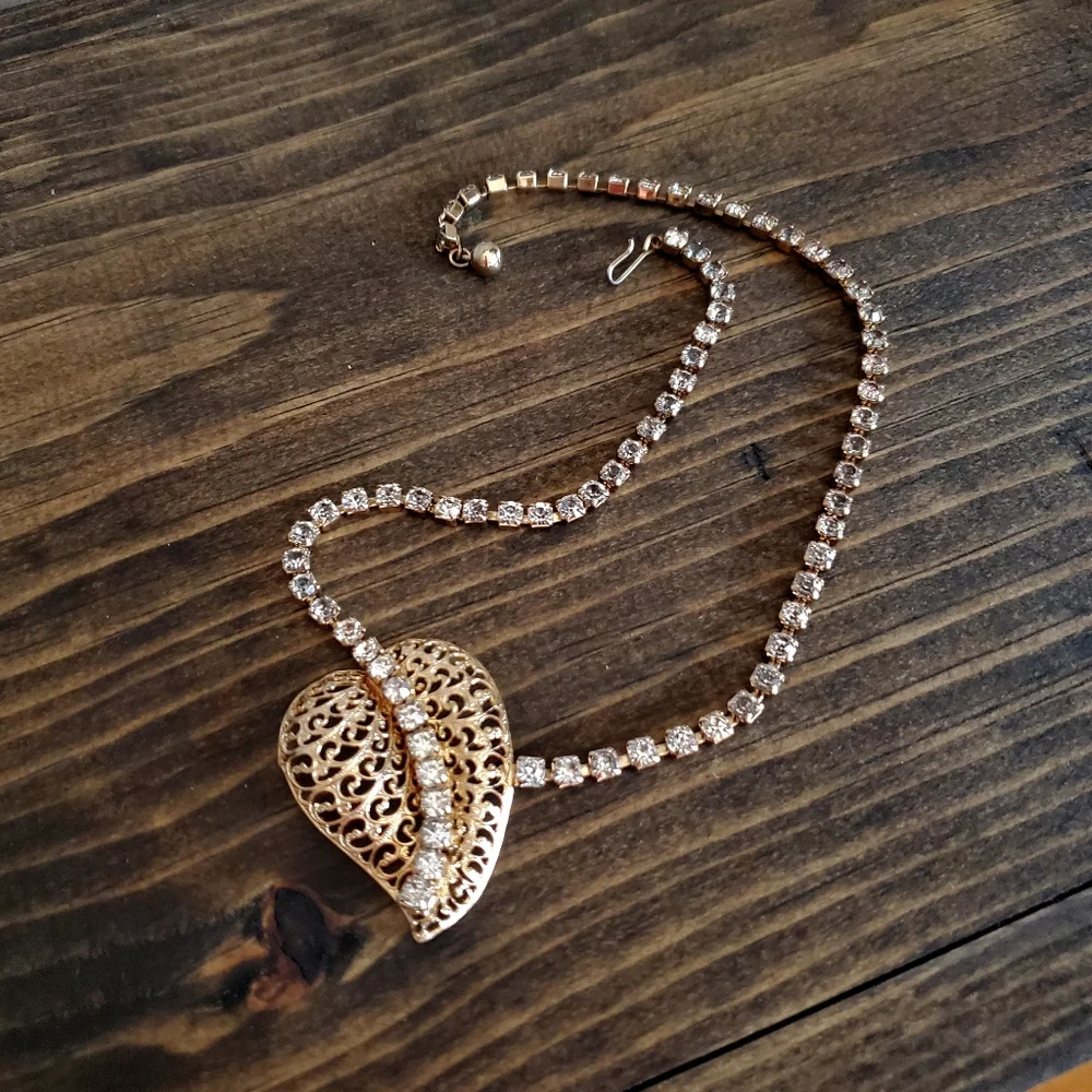 Vintage Gold Tone Leaf Gemstone Fashion Necklace 🍂😍 - Picture 2 of 11